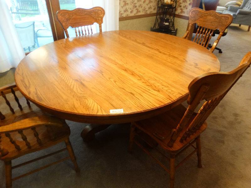 Absolutely Beautiful Solid Oak Pedestal Dining Table W 2 Oak