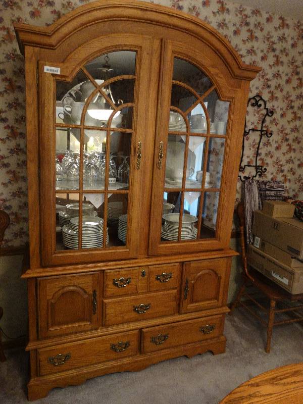 lot 151 image: Beautiful oak lighted china cabinet w glass shelves