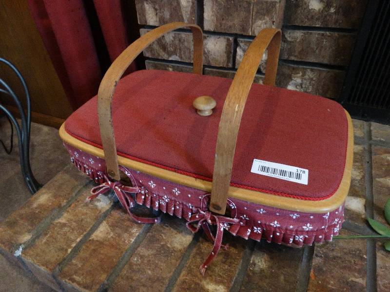 lot 178 image: Longaberger picnic style basket w 2 handles & lid