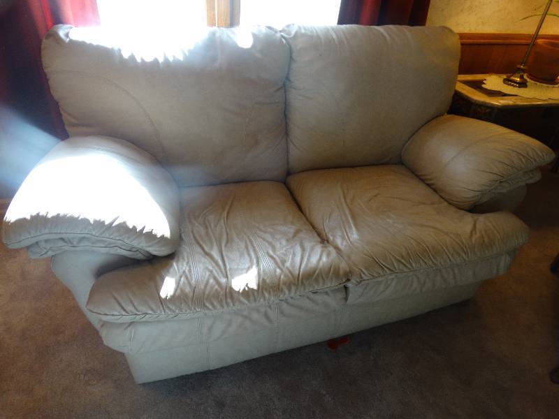lot 188 image: LANE Leather 2 cushion sofa-