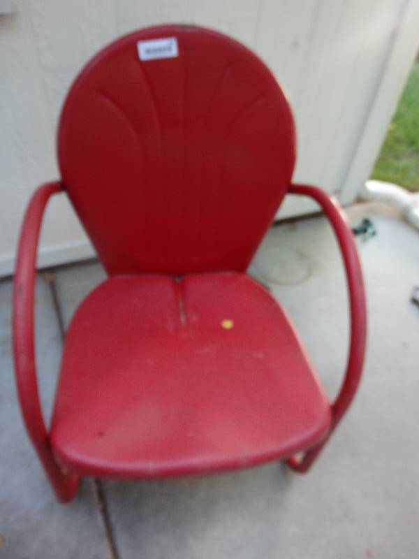 lot 198 image: Red metal patio chair