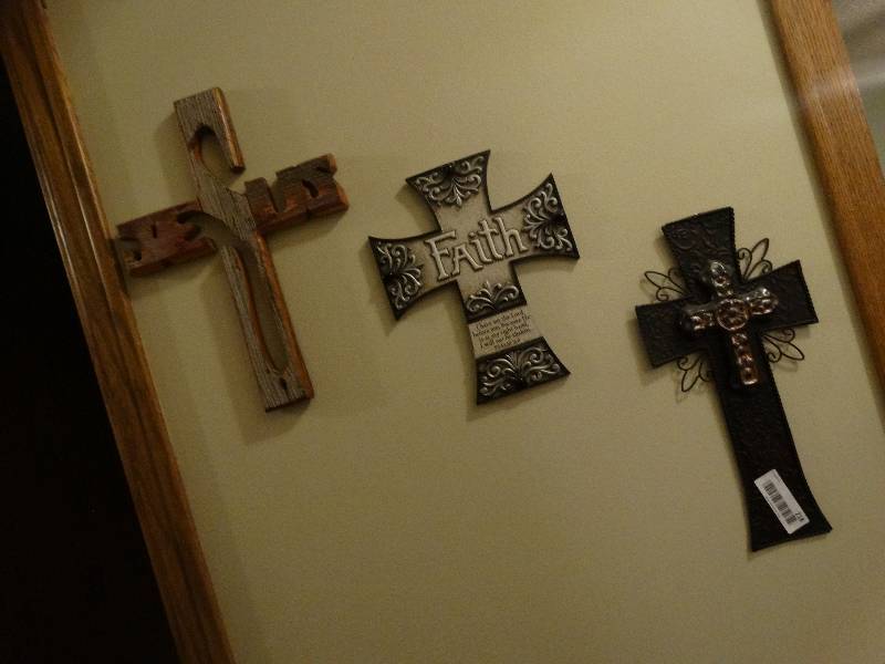 lot 218 image: 3 decorative crosses