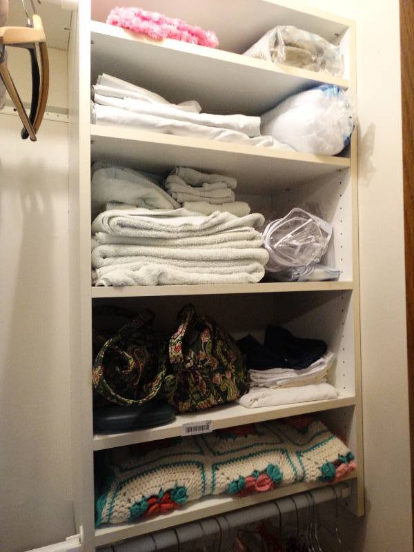 lot 226 image: Towelssheetsbedding