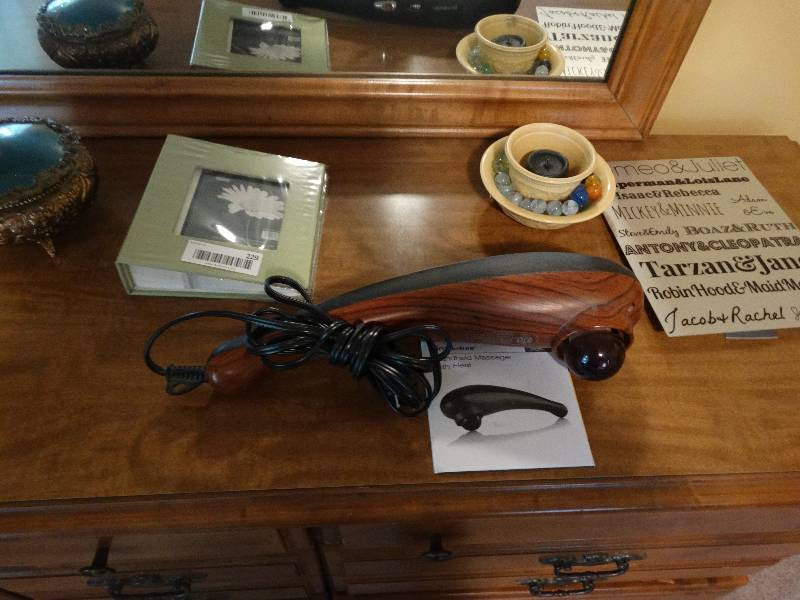 lot 229 image: Massager various decor marbles