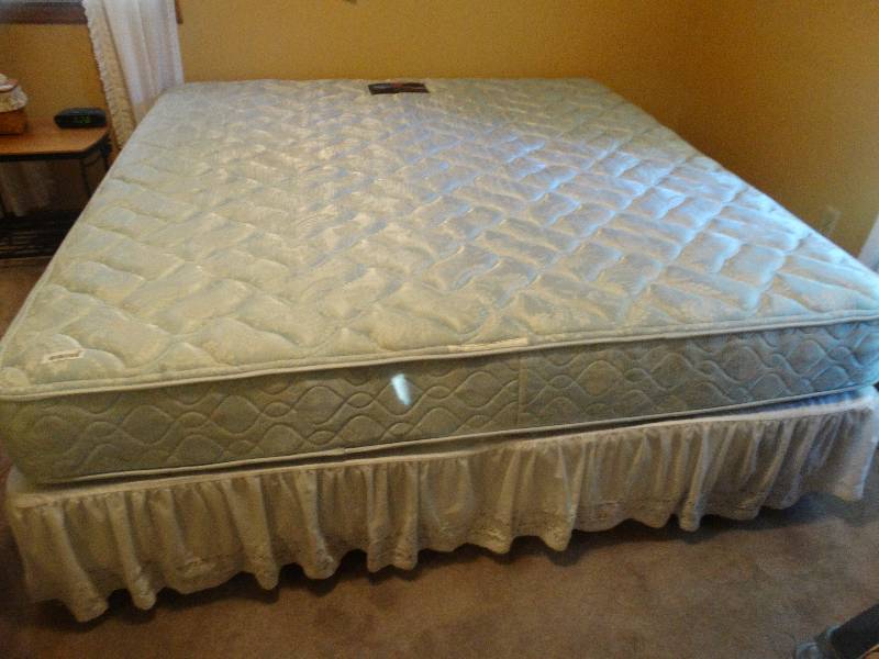 lot 234 image: King size mattressbox spring set w frame