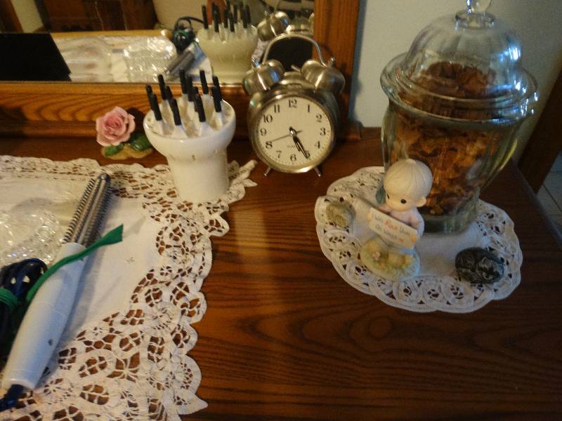 lot 238 image: Lot of various decor items