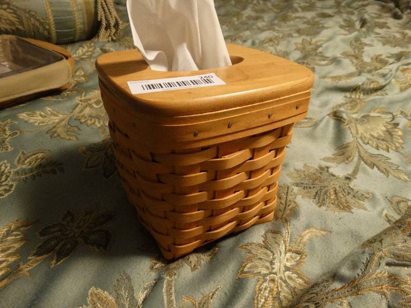lot 240 image: Longaberger Longaberger kleenex lidded basket