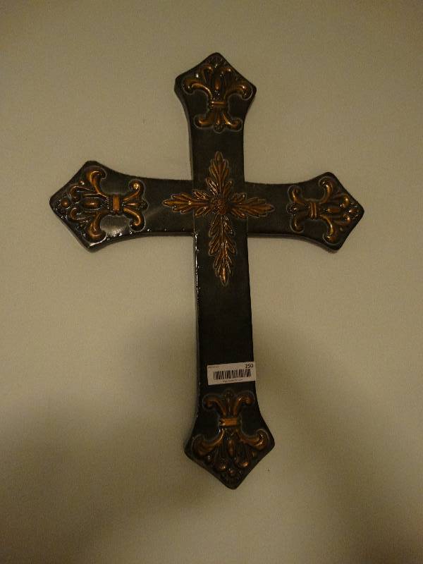 lot 250 image: Large metal decorative cross