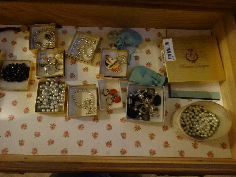 lot 253 image: Lot of various costume jewelry- rings necklaces misc.