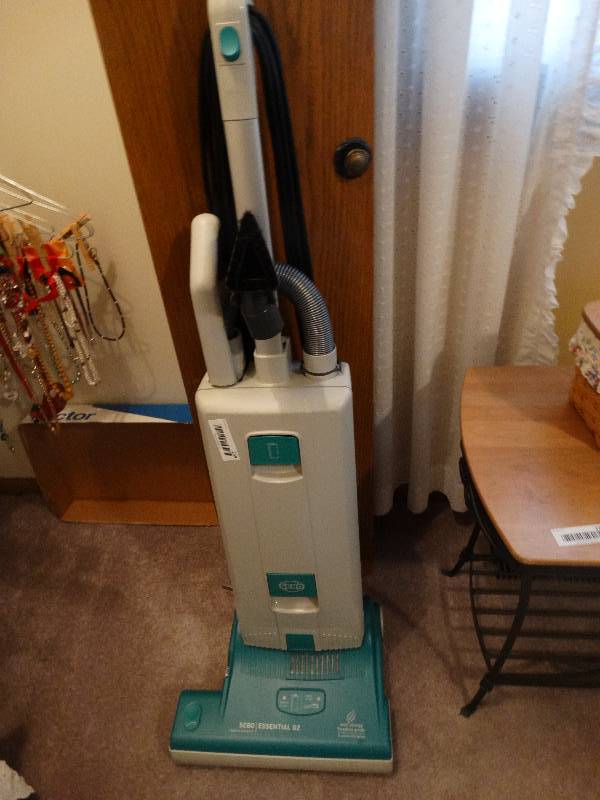 lot 259 image: Sebo essential G2 vacuum cleaner