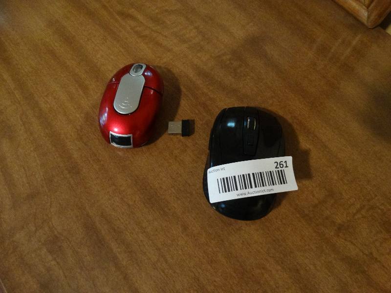 lot 261 image: 2 wireless computer mice