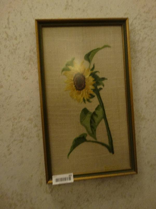 lot 263 image: 3 sunflower pictures and sunflower decor