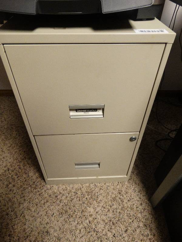 lot 282 image: White 2 drawer file cabinet