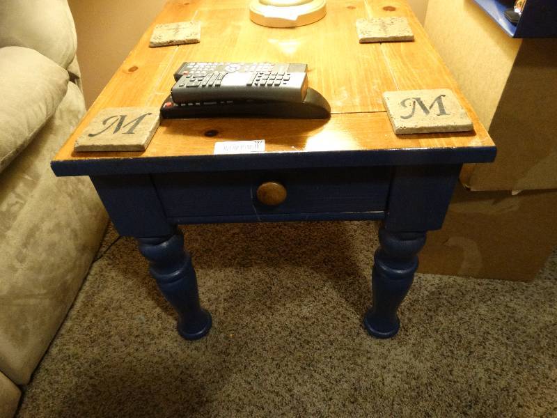 lot 287 image: Broyhill Quality Furniture End Table