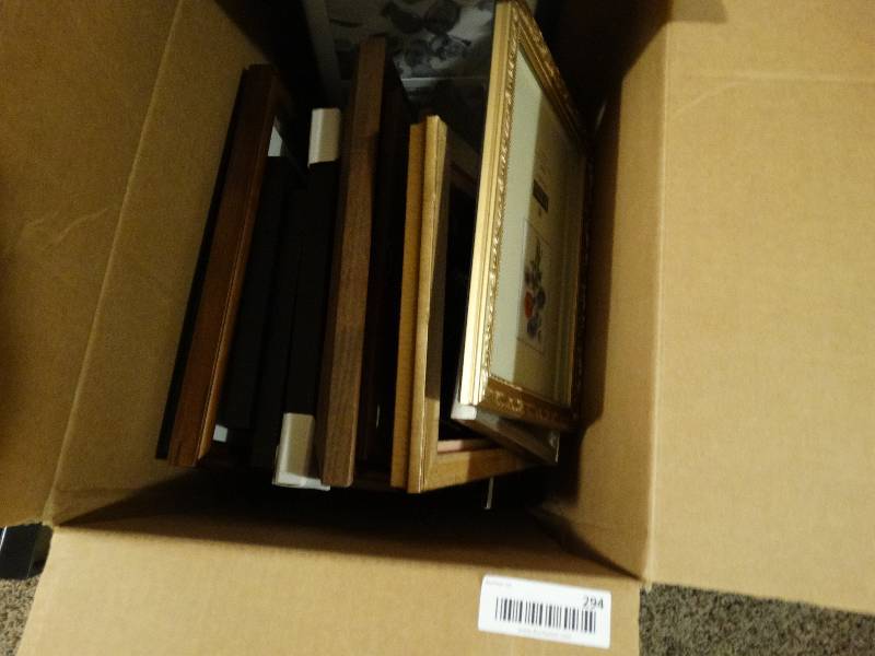 lot 294 image: Box of various picture frames