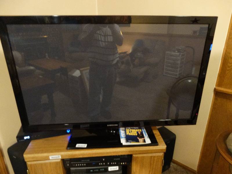 lot 308 image: Samsung 50 plasma tv w remote