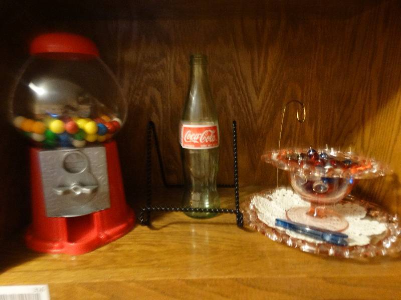 lot 316 image: Gumball machine coke bottle misc.