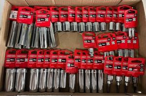 lot 3431 image: New Craftsman Assorted Sockets 41 Pieces