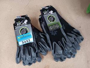 lot 3452 image: Lot of 7 - Showa Atlas 370 Premium Grip Work Gloves - 3, Small and 4, X-Large