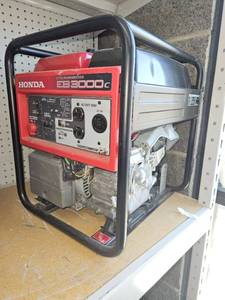 lot 3312 image: Honda EB3000c Cycloconverter Generator 120V 2.6kVA - AC Output 120V 3000W max. (25.0A)  2600W rated (21.7A)  Receptacles 20A GFCI 125V Duplex, 30A 125V Locking Plug - Noise Level 65 dB  Rated Load