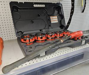 lot 3467 image: Ridgid Threading Die Set with Case