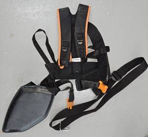 lot 3469 image: STIHL Universal Advance Harness 4147-710-9002-A with Scabbard