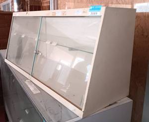 lot 3590 image: Commercial Glass Display Case with Sliding Doors No Key