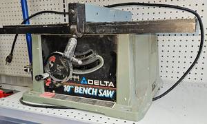 lot 3328 image: Delta 10-inch Bench Saw Power Tool