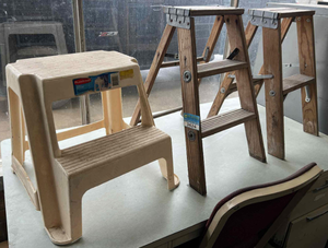 lot 3624 image: Rubbermaid Step Stool and Wooden Step Ladder Set