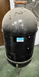 lot 3629 image: Weber Smokey Mountain Cooker Smoker 36x19in