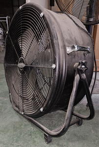 lot 3669 image: Lakewood MC-24 Industrial Floor Fan