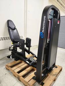 lot 3054 image: Nautilus Nitro Plus Hip AbductionAdduction Machine Commercial Gym Equipment