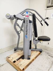 lot 3055 image: Nautilus Nitro Plus Overhead Press Machine Commercial Gym Equipment&nbsp