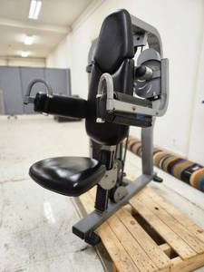 lot 3058 image: Nautilus Nitro Plus Lateral Raise Machine Commercial Gym Equipment&nbsp