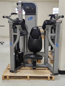 lot 3062 image: Nautilus Nitro Plus Biceps Curl Machine Commercial Gym Equipment&nbsp