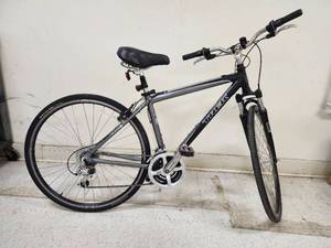 lot 3091 image: Trek Alpha Aluminum Hybrid Bike 17.5 Frame
