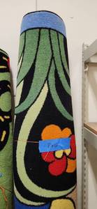 lot 3136 image: 8ft - Decorative Area Rug Roll with Tropical Pattern