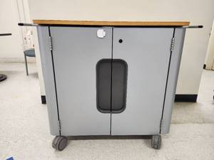 lot 3150 image: Mobile Computer Workstation Cart with Maple Top
