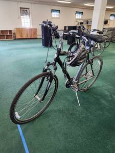 lot 3163 image: Trek 7200 Bicycle 20 Frame 51cm