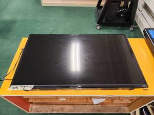 lot 3187 image: 42in TCL Television Roku Smart TV - Model 43S325