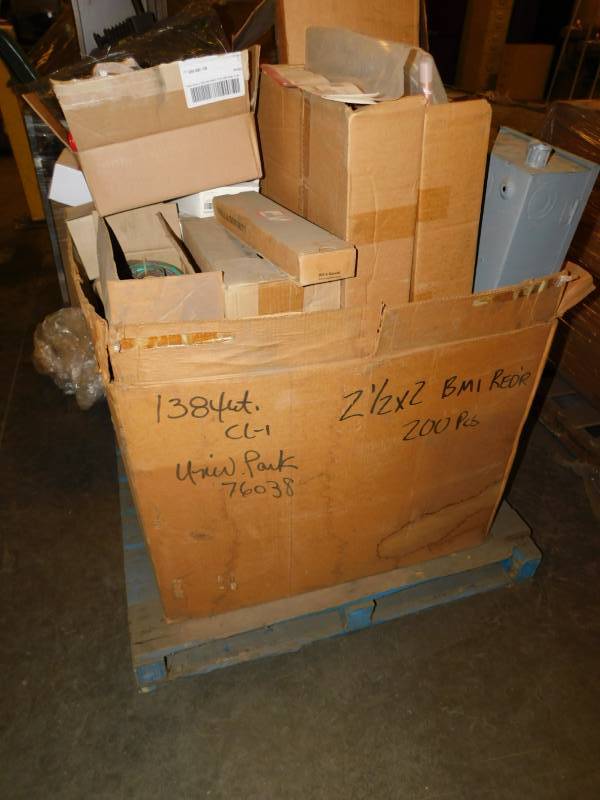 lot 1609 image: Very Large Lot of Misc Overstocked Hardware Large $ Value