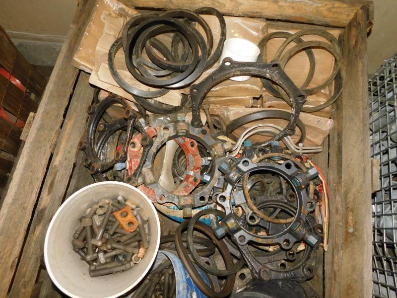 lot 1613 image: Large Lot of Misc Pipe Hardware