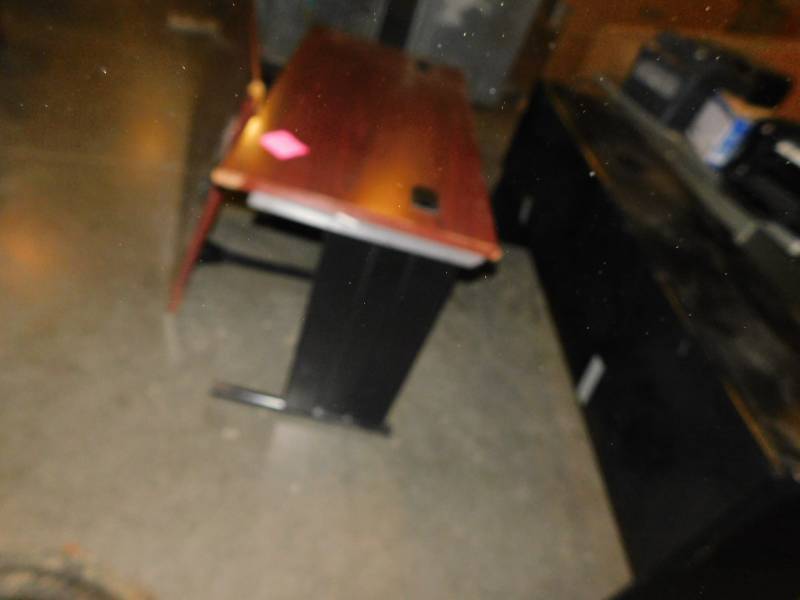 lot 1634 image: Lot of 3 Pieces of Office Furniture