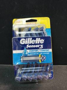 lot 9998 image: Gillette Sensor3 Comfort Men s Disposable Razors 10 Razors