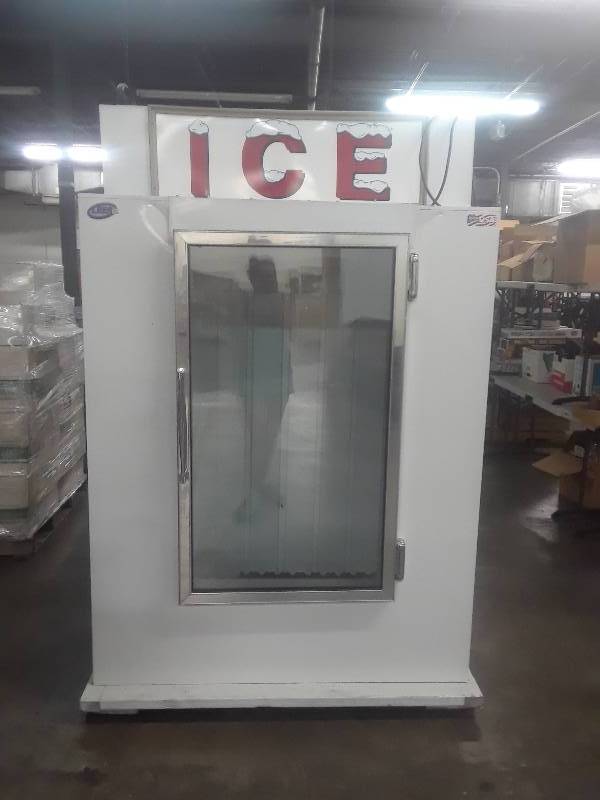 lot 1642 image: Leer L040UAGE - 150 Bag Ice Merchandiser with Auto Defrost