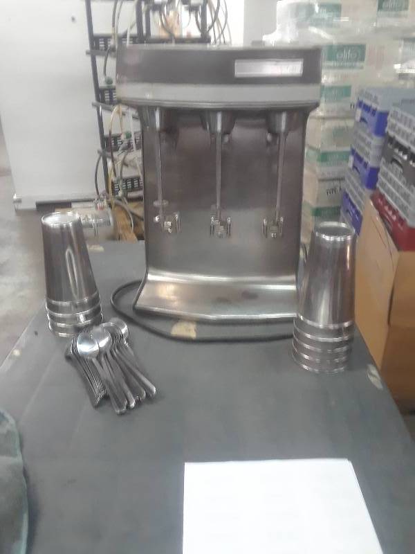 lot 1651 image: Counter Top Malt Blender With Spoons and Cups