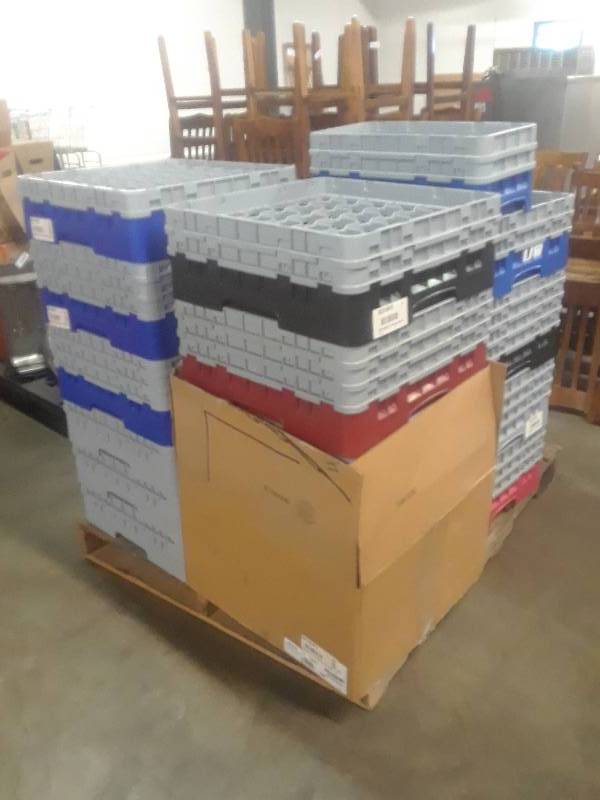 lot 1671 image: A Pallet Of Plastic Dish Washer Trays