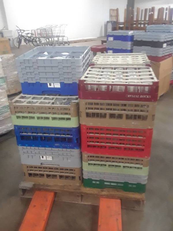 lot 1672 image: A Pallet Of Plastic Dish Washer Trays