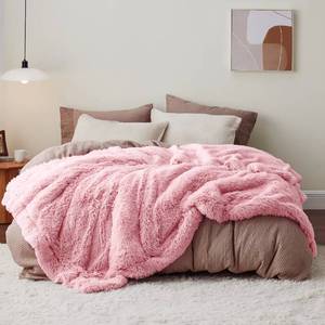 lot 1357 image: Bedsure Fluffy Pink Blankets Queen Size for Bed, Thick Sherpa Faux Fur Fleece Fuzzy Plush Winter Warm Heavy Soft Full Queen Blankets, Bedroom Decor Green Gifts Cozy Gifts for Women Men, 90x90