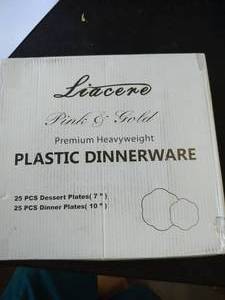 lot 8333 image: Lacere Premium Heavyweight Plastic Dinnerware Set - 50 Piece